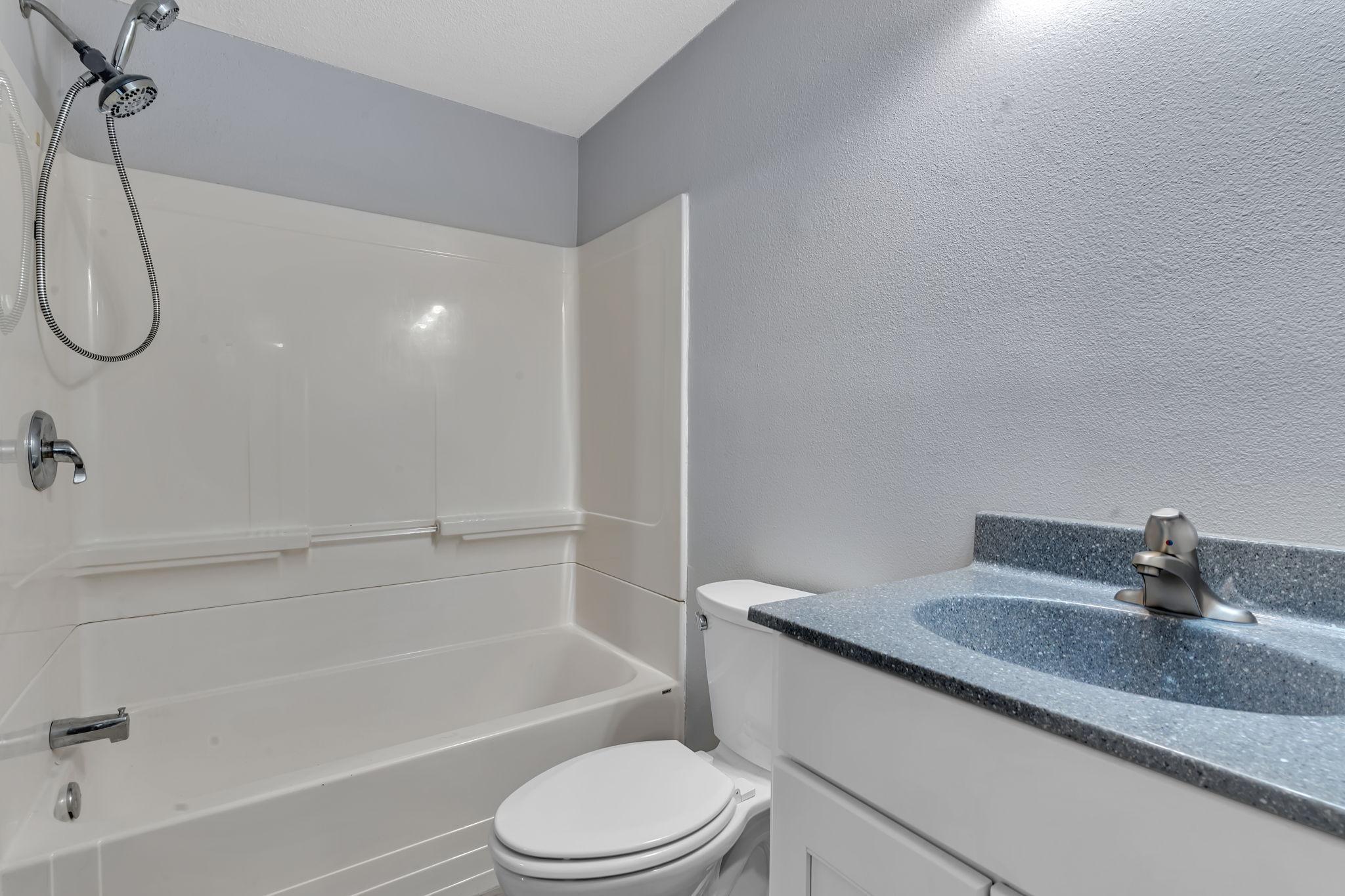 Lower level full bath!
