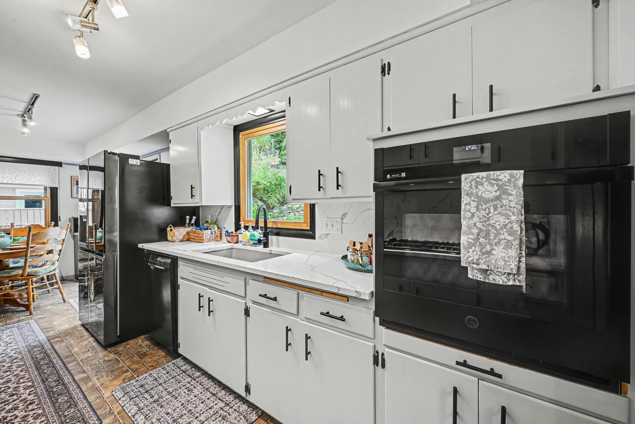 Kitchen w/newer appliances.