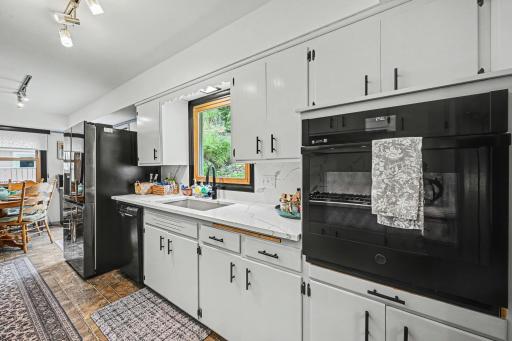 885 Old Lexington Avenue, Saint Paul, MN 55116