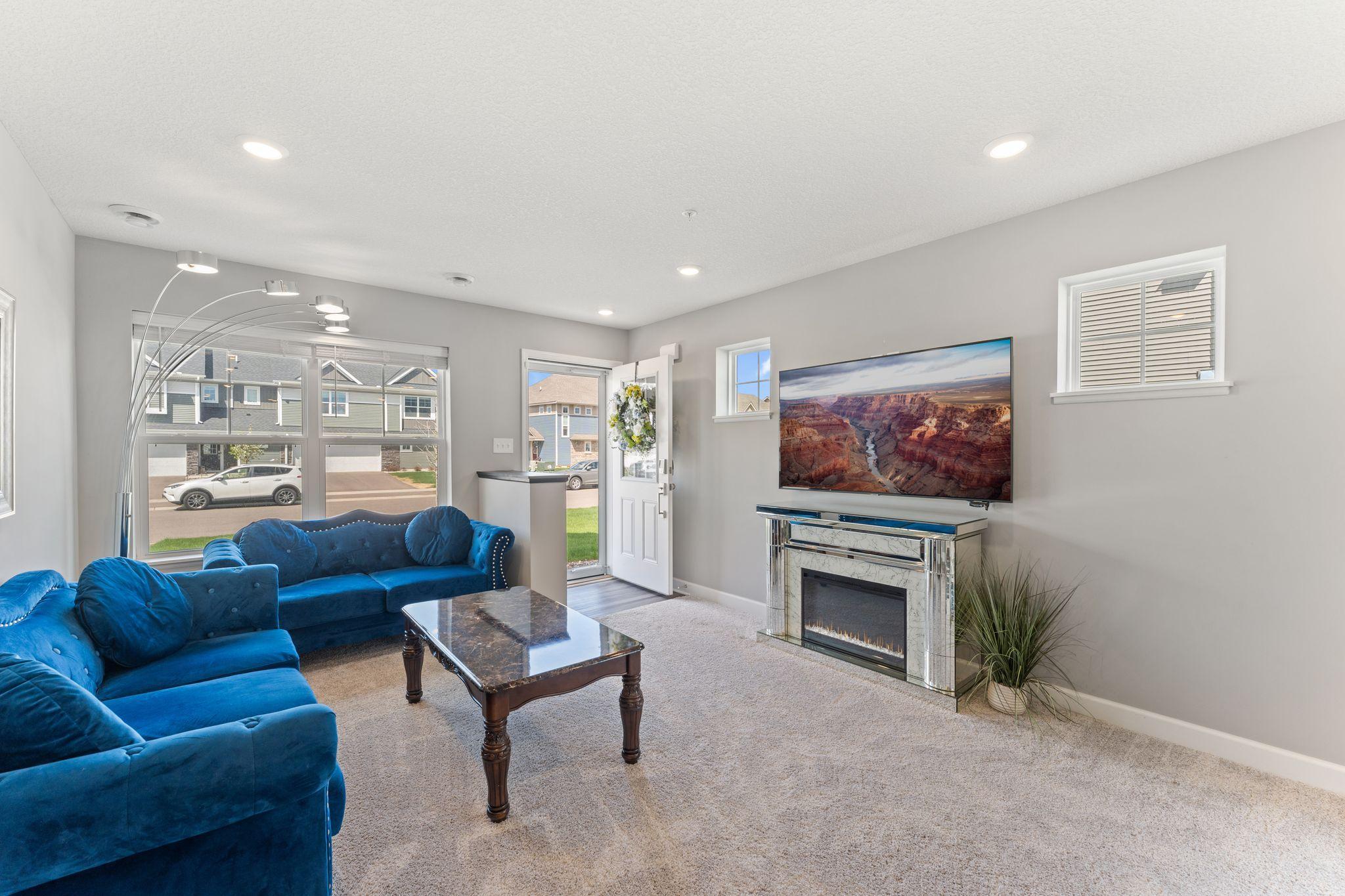 Large Family Room-lots of windows and light!