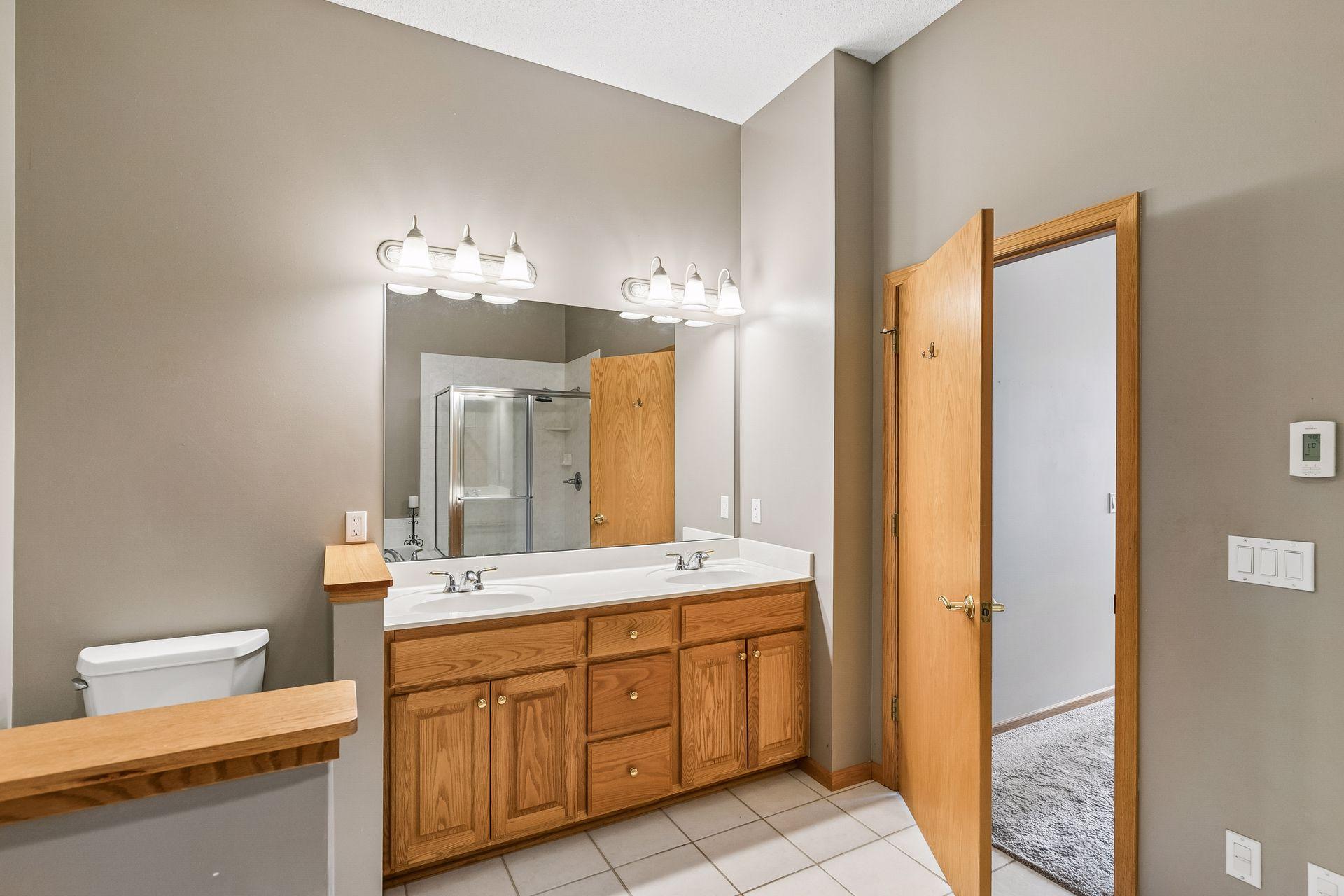 Double vanity sink!