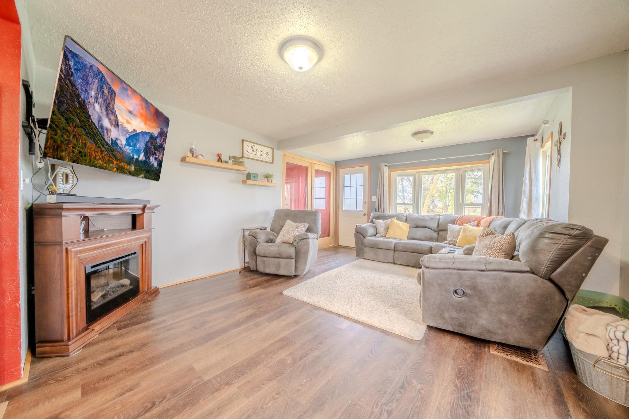 Large windows in living room - natural light