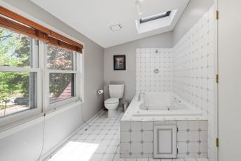 Beautiful Primary Full Bath