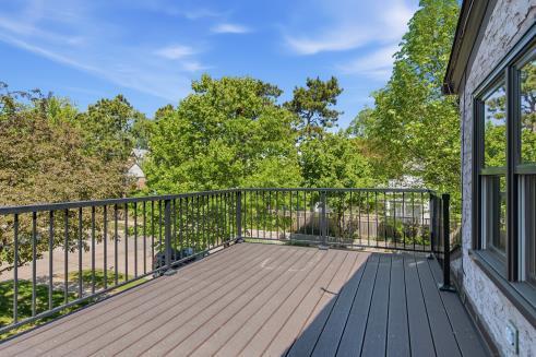5116 Deck upper.jpg