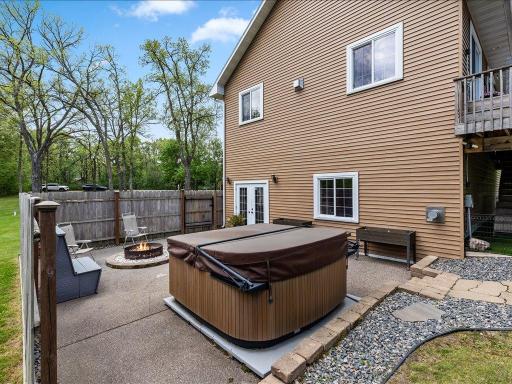 Hot tub and s'more await!