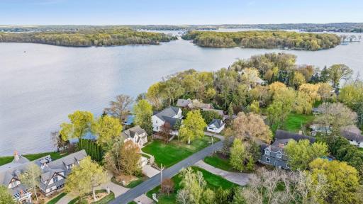 2308 Huntington Point Road E, Wayzata, MN 55391
