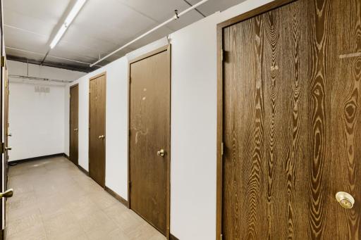 9700 Portland Ave 126 - Web Quality - 004 - 02 Foyer.jpg