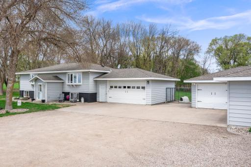 16474 200th Street, Hutchinson, MN 55350