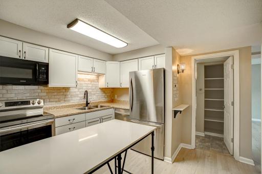 2680 Oxford Street N, 132, Saint Paul, MN 55113