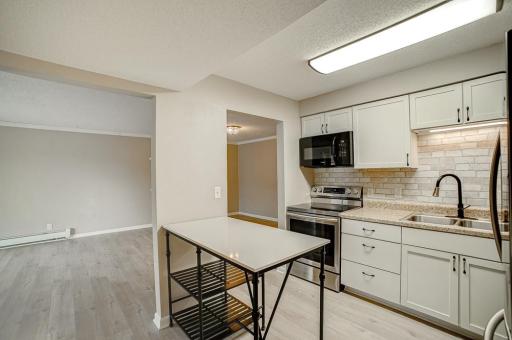 2680 Oxford Street N, 132, Saint Paul, MN 55113