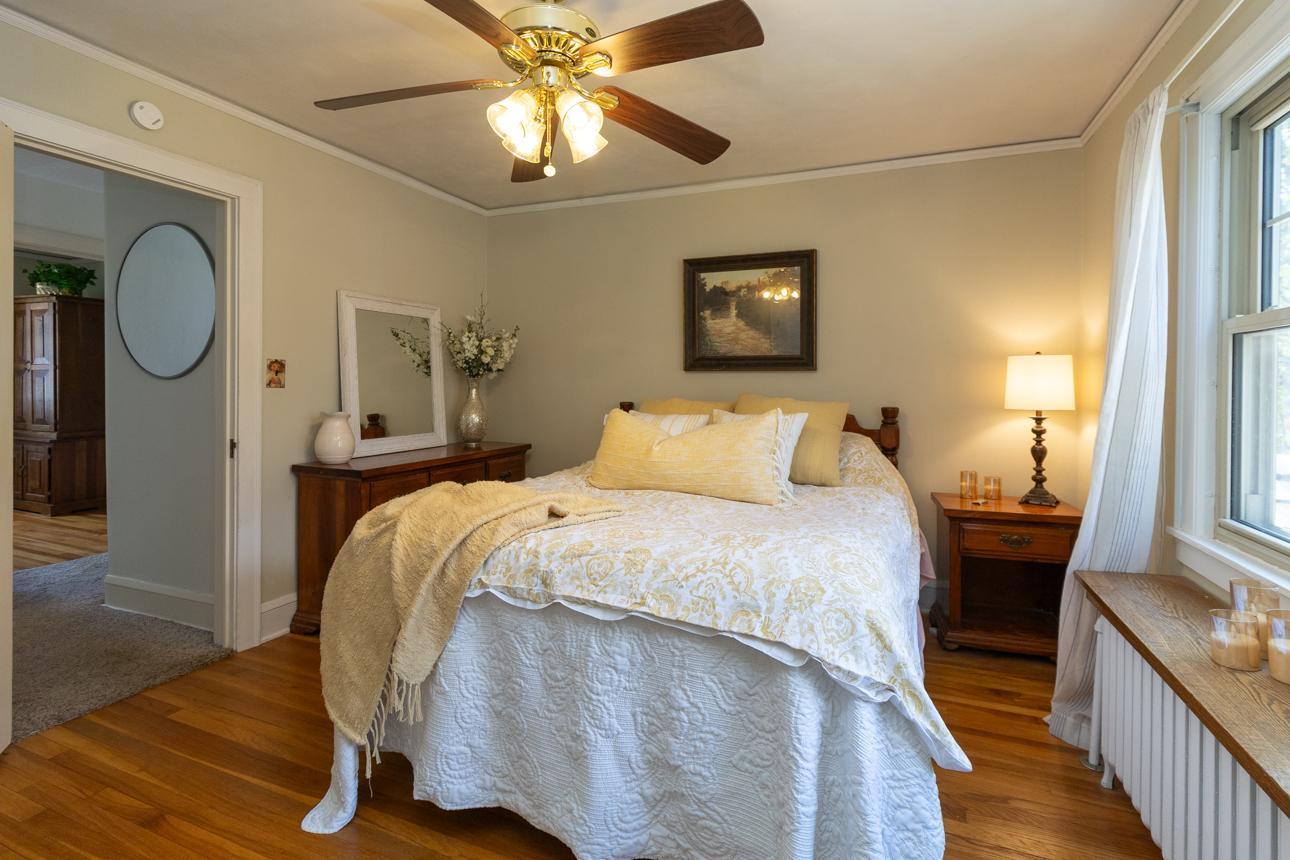 Upper level bedroom 2