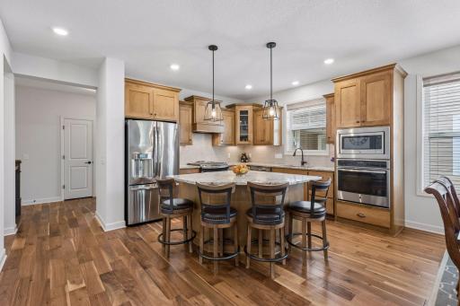 9496 River Rock Drive S, Chanhassen, MN 55317
