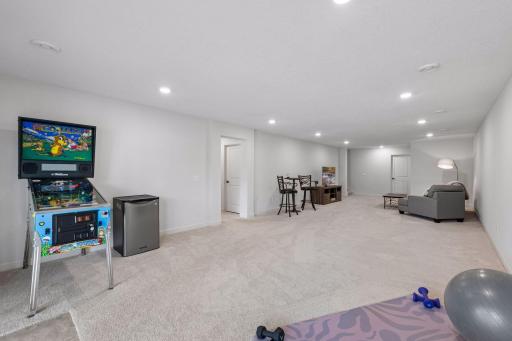 9496 River Rock Drive S, Chanhassen, MN 55317