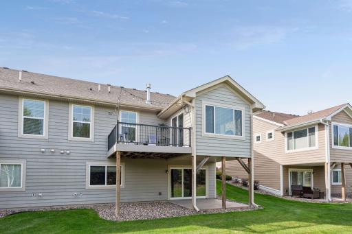 9496 River Rock Drive S, Chanhassen, MN 55317