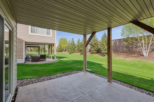 9496 River Rock Drive S, Chanhassen, MN 55317