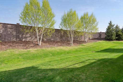 9496 River Rock Drive S, Chanhassen, MN 55317