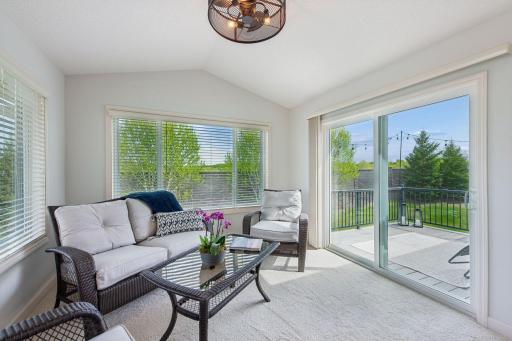 9496 River Rock Drive S, Chanhassen, MN 55317