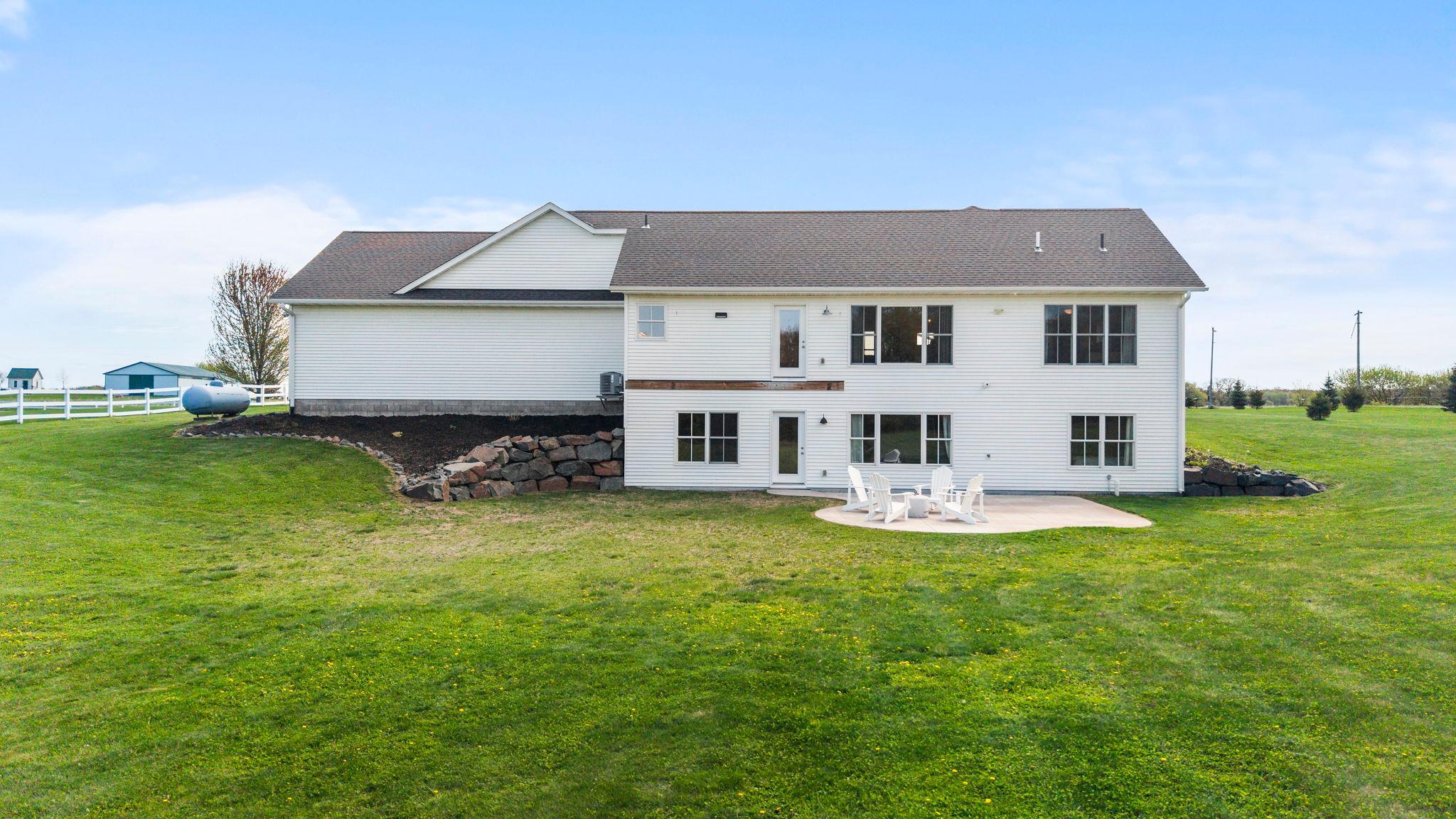 70-web-or-mls-21576 Meadowbrook Ave-198.jpg