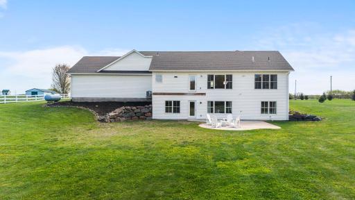 70-web-or-mls-21576 Meadowbrook Ave-198.jpg