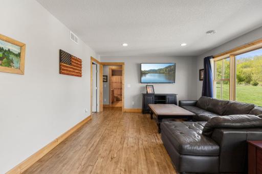 56-web-or-mls-21576 Meadowbrook Ave-141.jpg