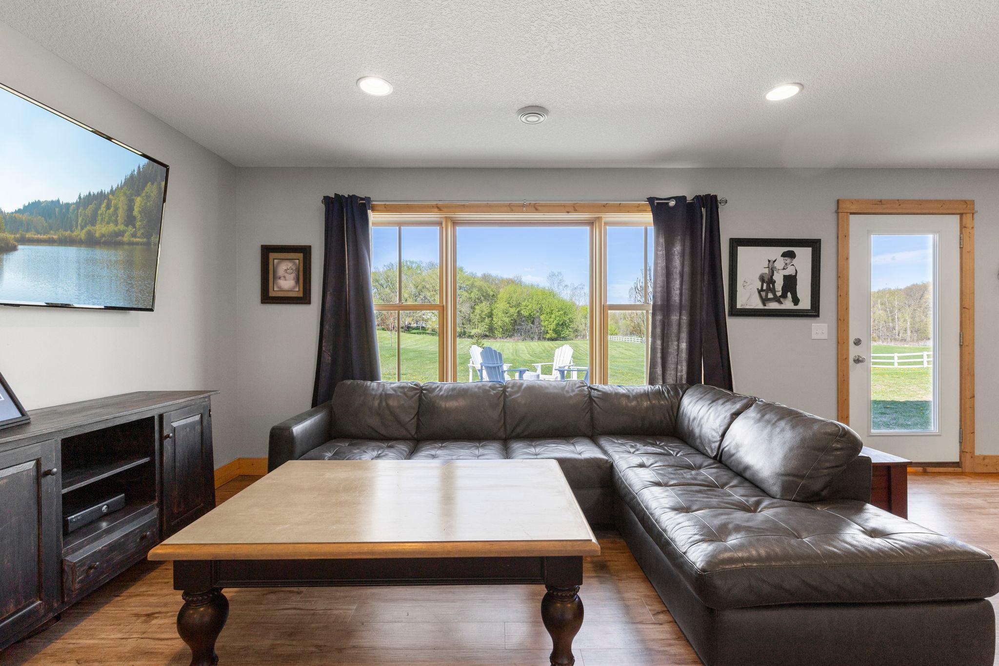 57-web-or-mls-21576 Meadowbrook Ave-144.jpg