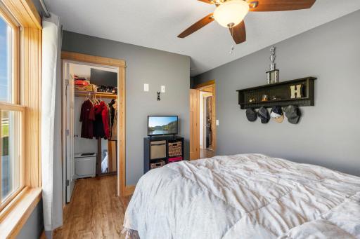 48-web-or-mls-21576 Meadowbrook Ave-156.jpg