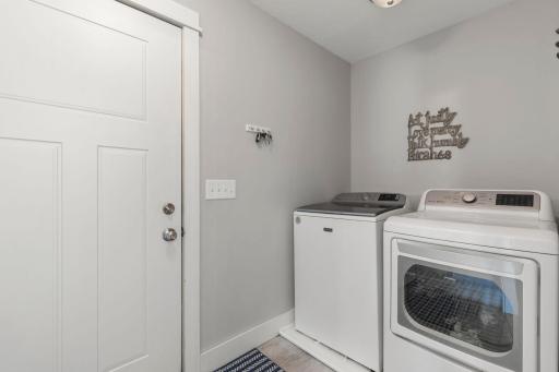 41-web-or-mls-21576 Meadowbrook Ave-108.jpg