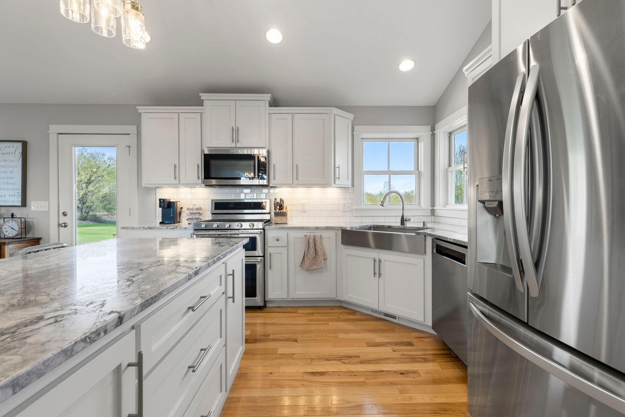 36-web-or-mls-21576 Meadowbrook Ave-87.jpg