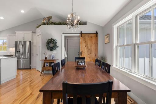 32-web-or-mls-21576 Meadowbrook Ave-72.jpg