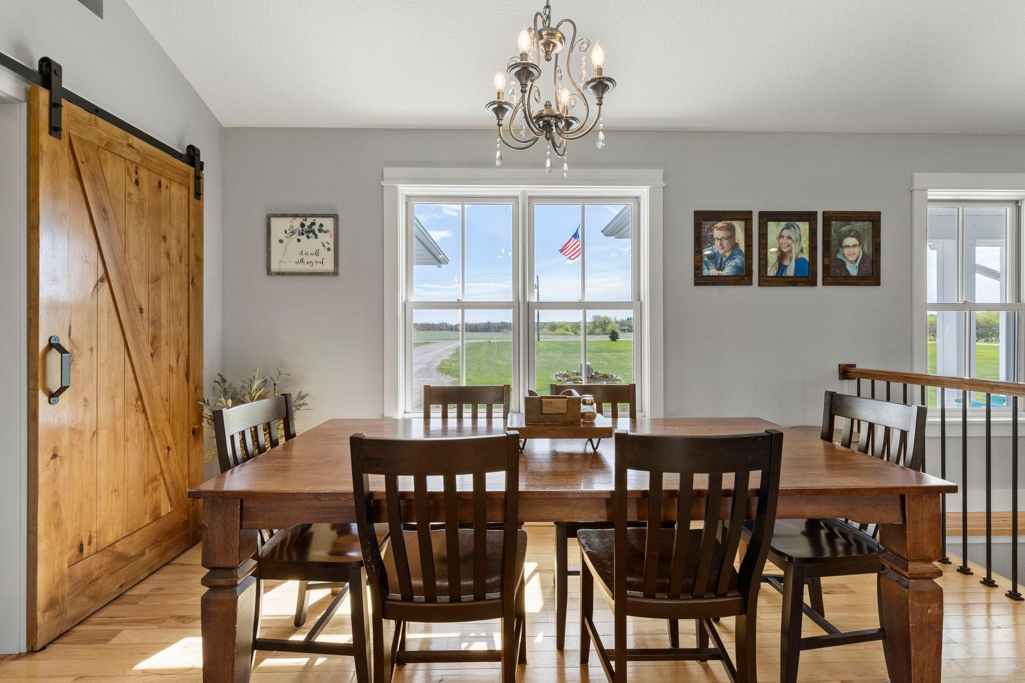 33-web-or-mls-21576 Meadowbrook Ave-75.jpg