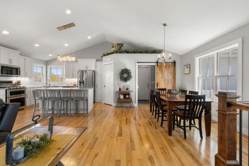 31-web-or-mls-21576 Meadowbrook Ave-69.jpg