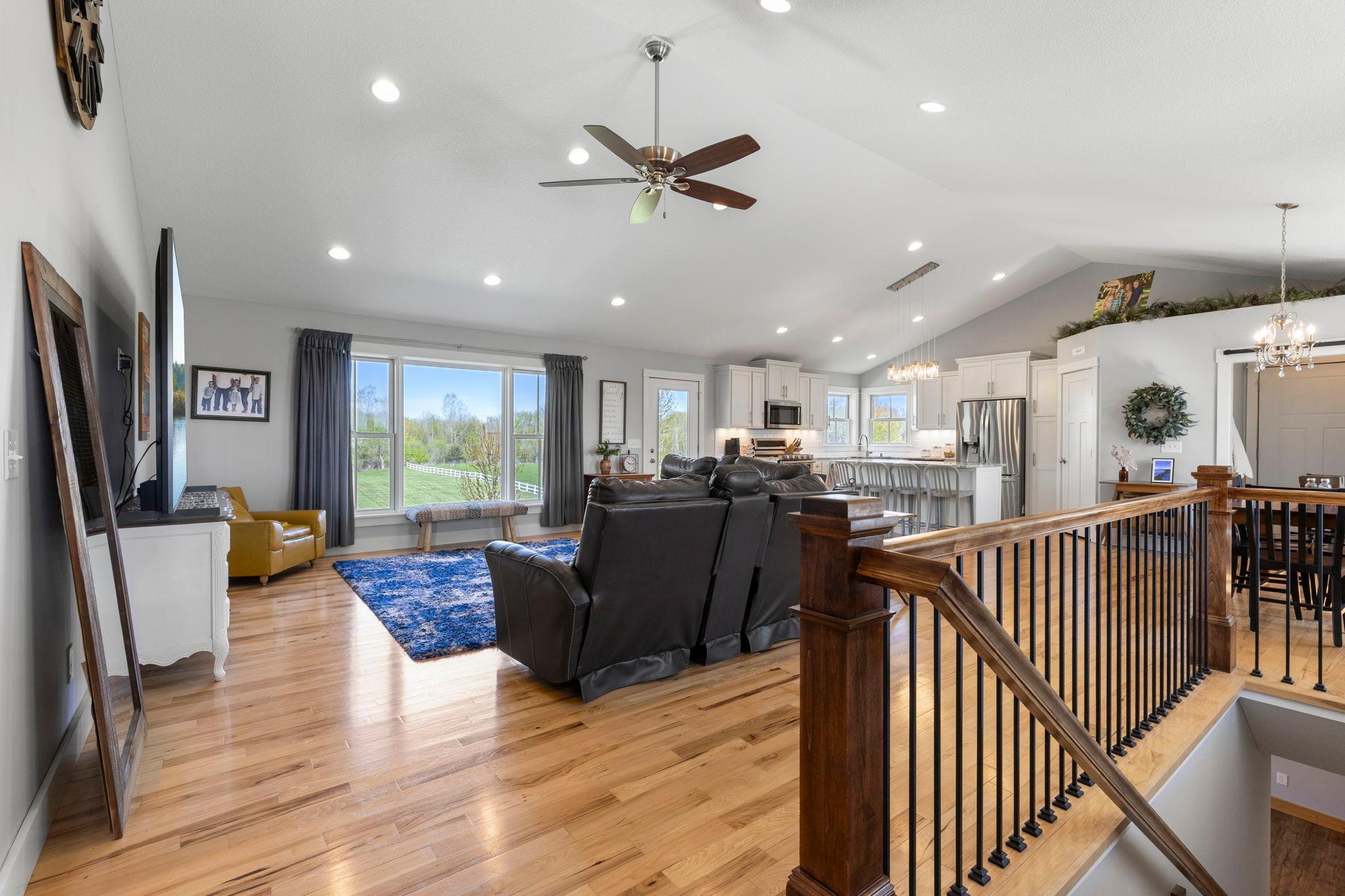 23-web-or-mls-21576 Meadowbrook Ave-60.jpg