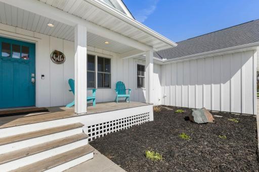 20-web-or-mls-21576 Meadowbrook Ave-51.jpg