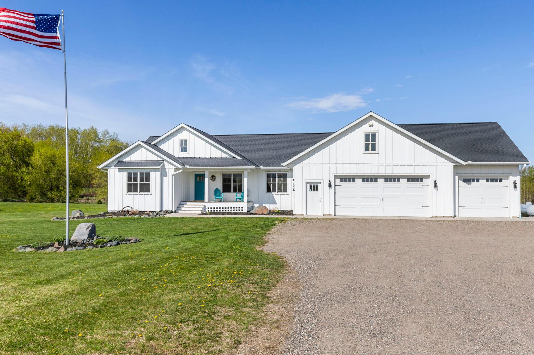 14-web-or-mls-21576 Meadowbrook Ave-10.jpg
