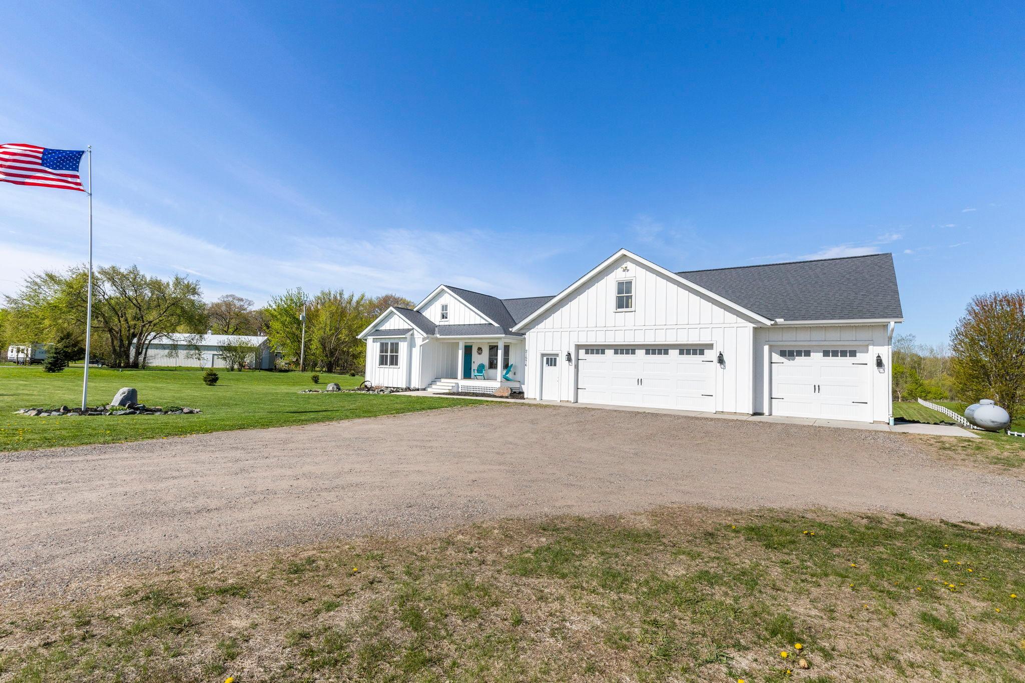 15-web-or-mls-21576 Meadowbrook Ave-13.jpg