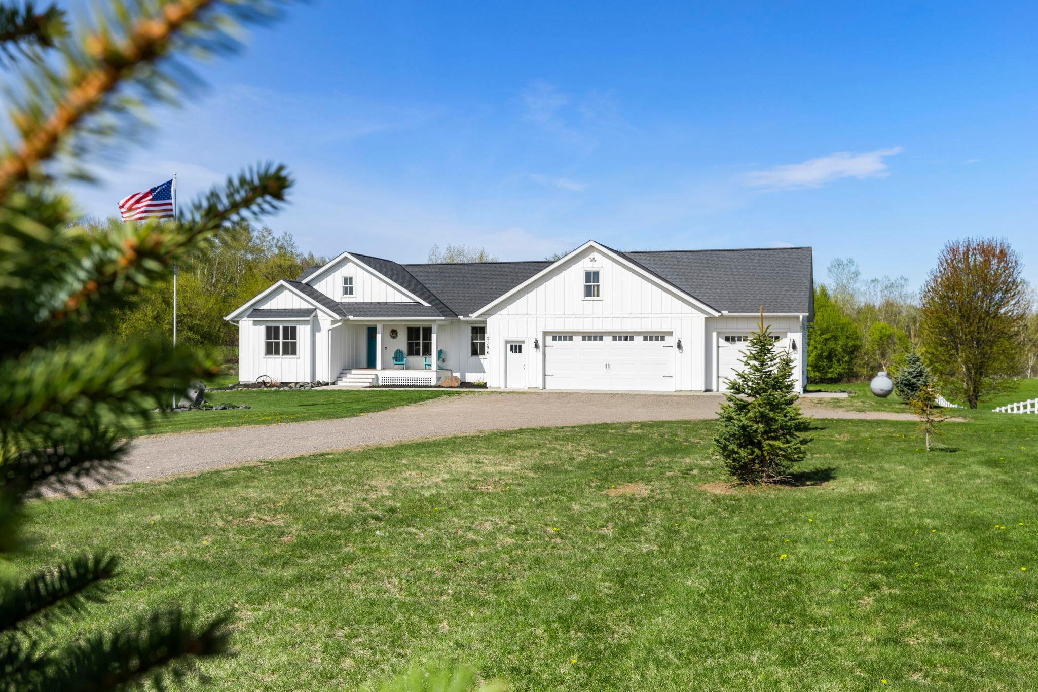 11-web-or-mls-21576 Meadowbrook Ave-4.jpg