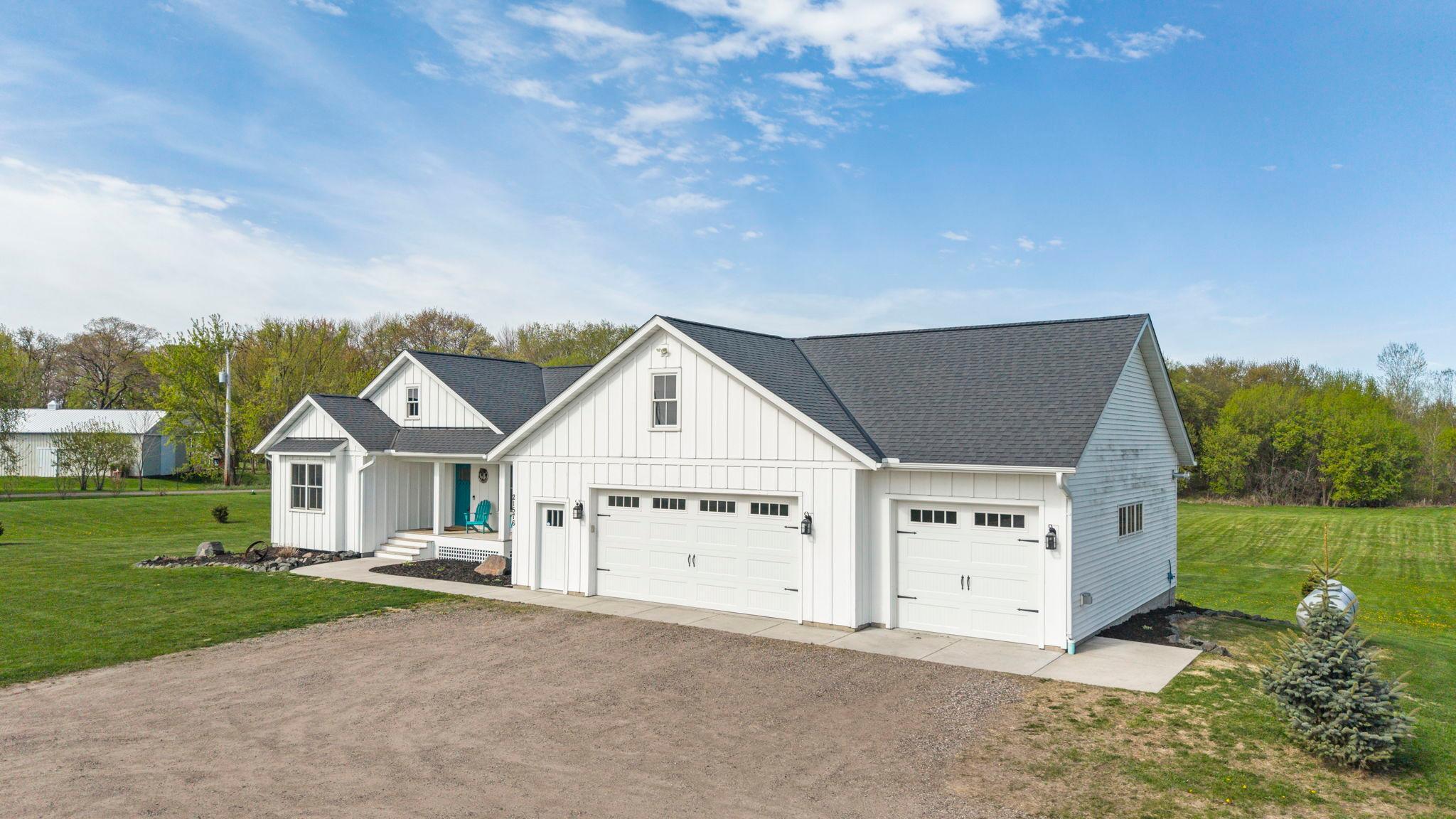 8-web-or-mls-21576 Meadowbrook Ave-207.jpg