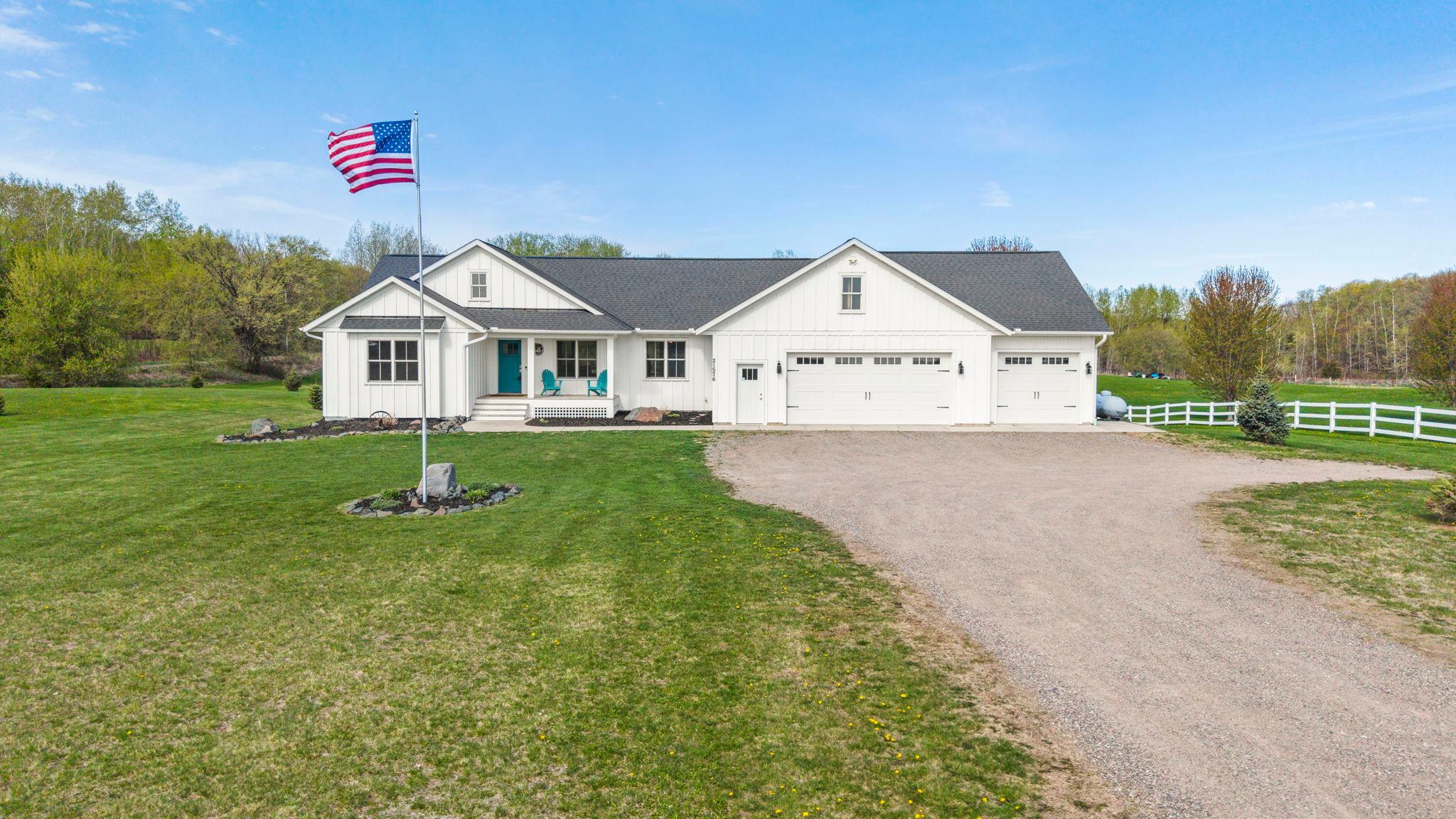 7-web-or-mls-21576 Meadowbrook Ave-201.jpg