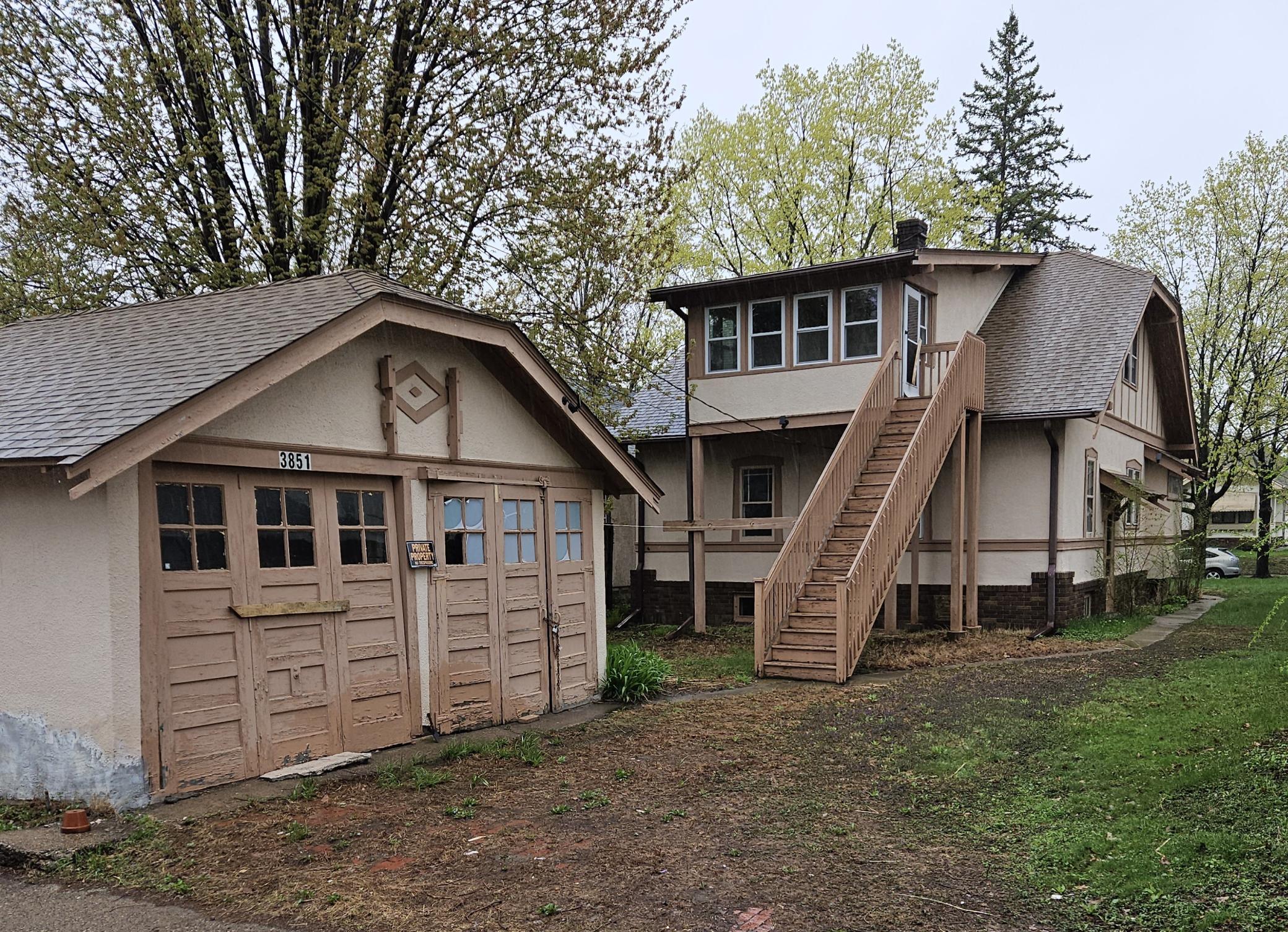 38 Back & Garage.jpg