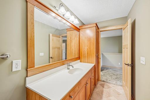 30-web-or-mls-Cobblestone Lake Pkwy-S2904-019.jpg