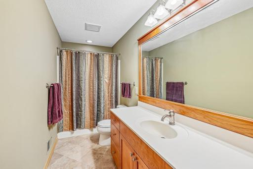 29-web-or-mls-Cobblestone Lake Pkwy-S2904-018.jpg