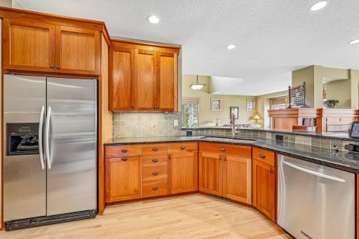 24-web-or-mls-Cobblestone Lake Pkwy-S2904-013.jpg