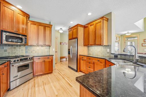 25-web-or-mls-Cobblestone Lake Pkwy-S2904-014.jpg