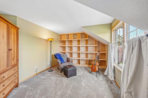 36-web-or-mls-Cobblestone Lake Pkwy-S2904-025.jpg