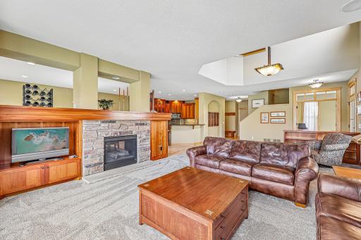 20-web-or-mls-Cobblestone Lake Pkwy-S2904-009.jpg