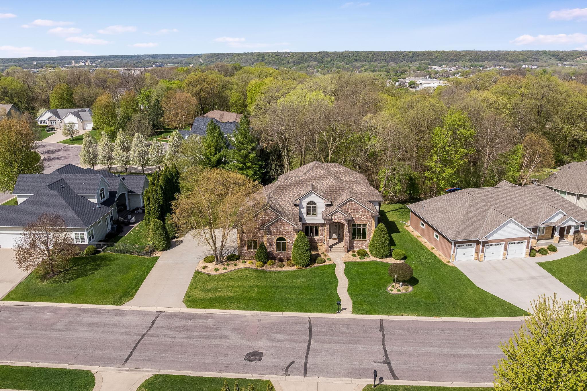 204 Woodhill Ct Mankato MN-2.jpg