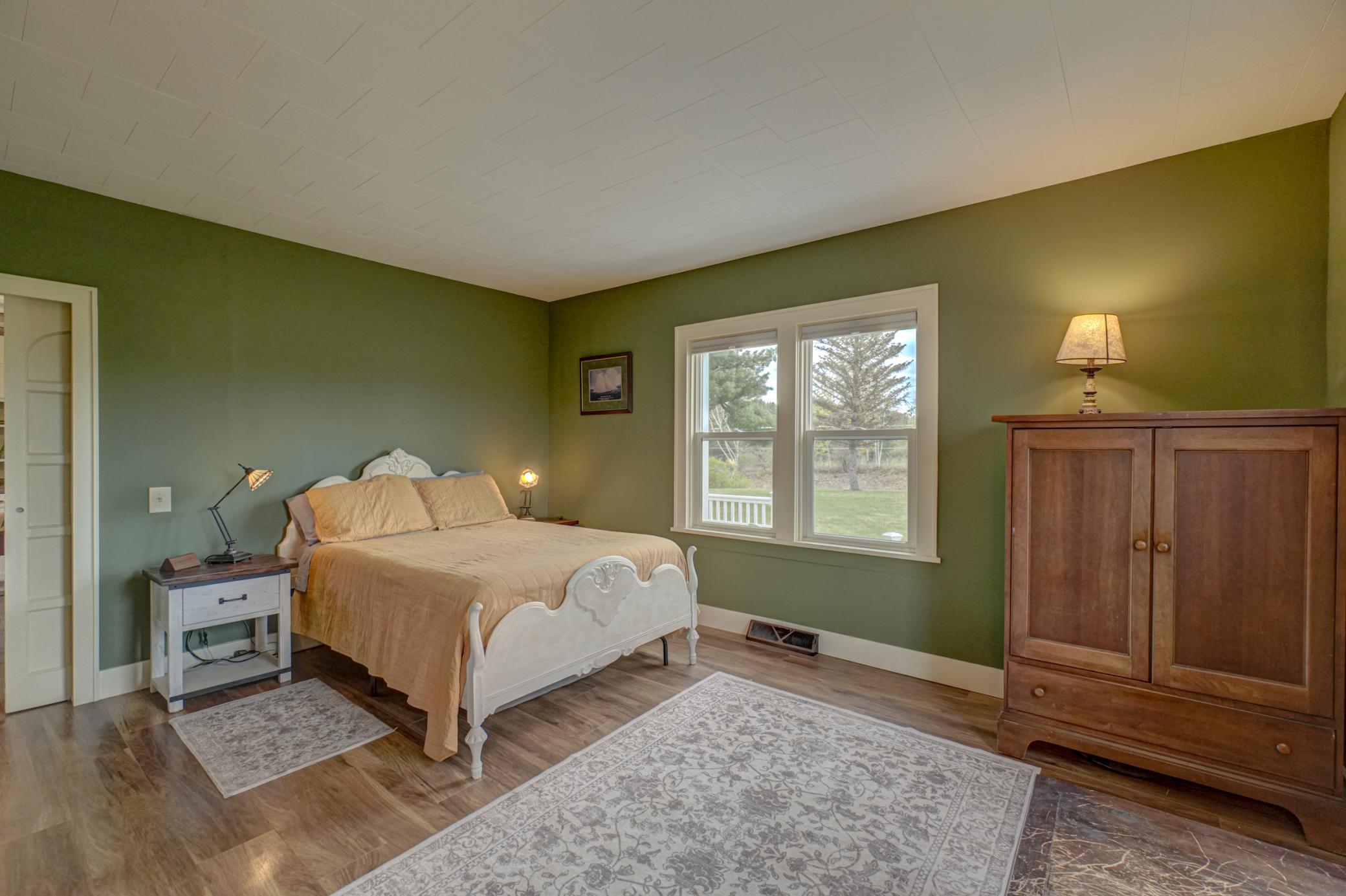 887 68th Avenue-40.jpg