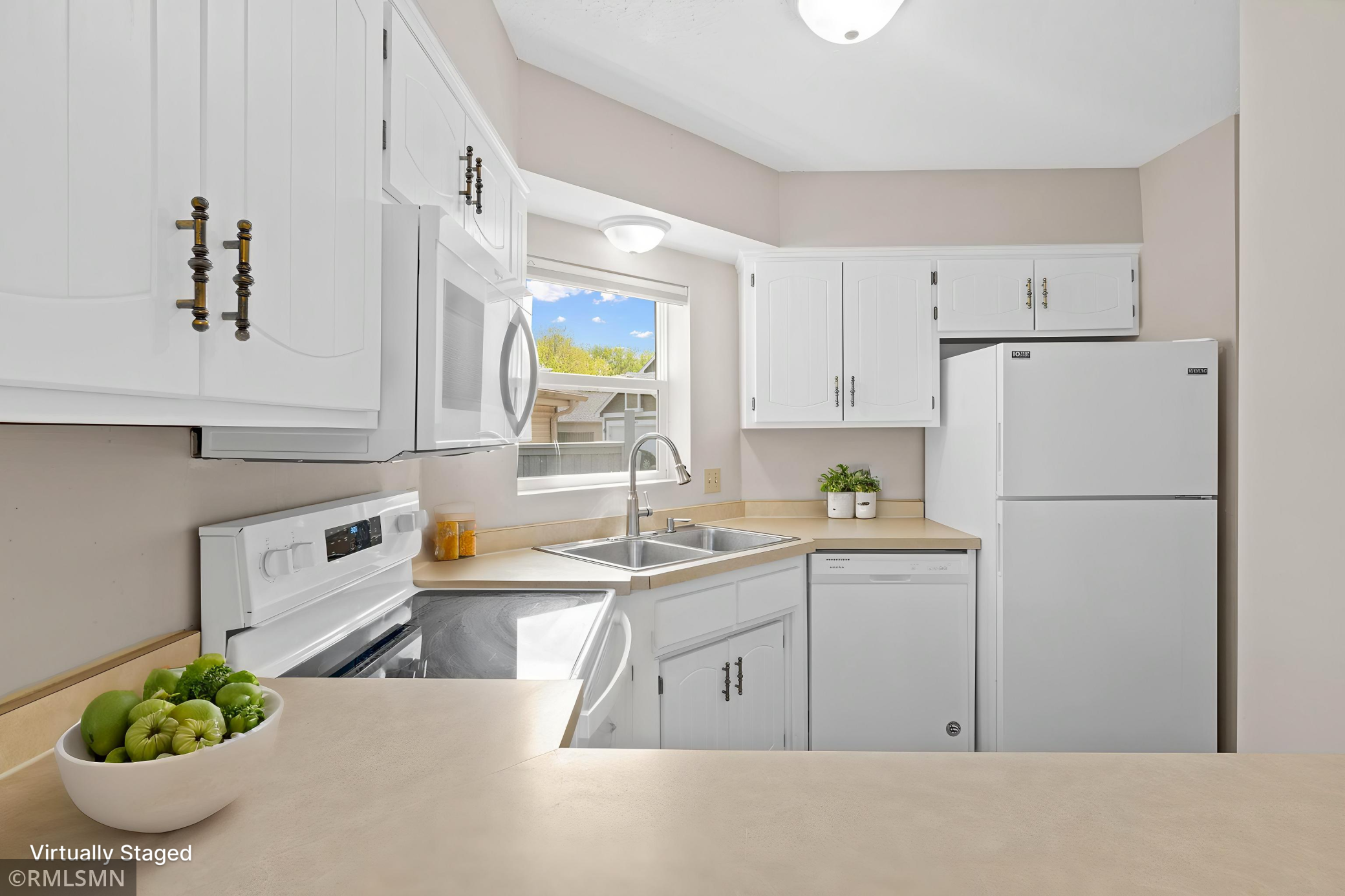 1421-Granada-Tr-N-9 - Kitchen - Standard - 0.jpg