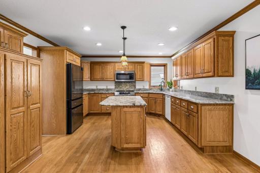 321 Dunbar Way, Saint Paul, MN 55115