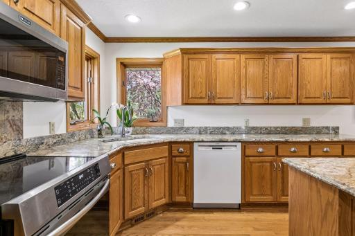 321 Dunbar Way, Saint Paul, MN 55115